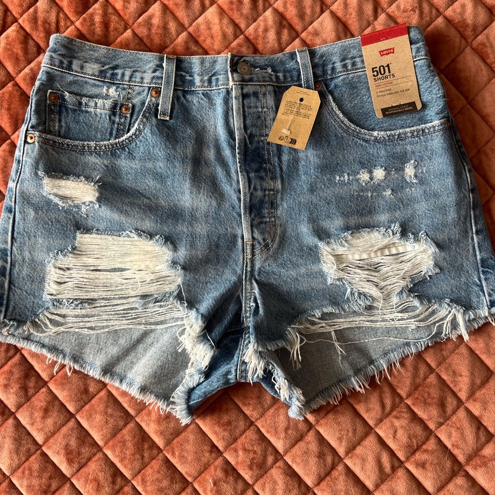 NWT Levi's 501 Shorts Distressed Cut-Off Style